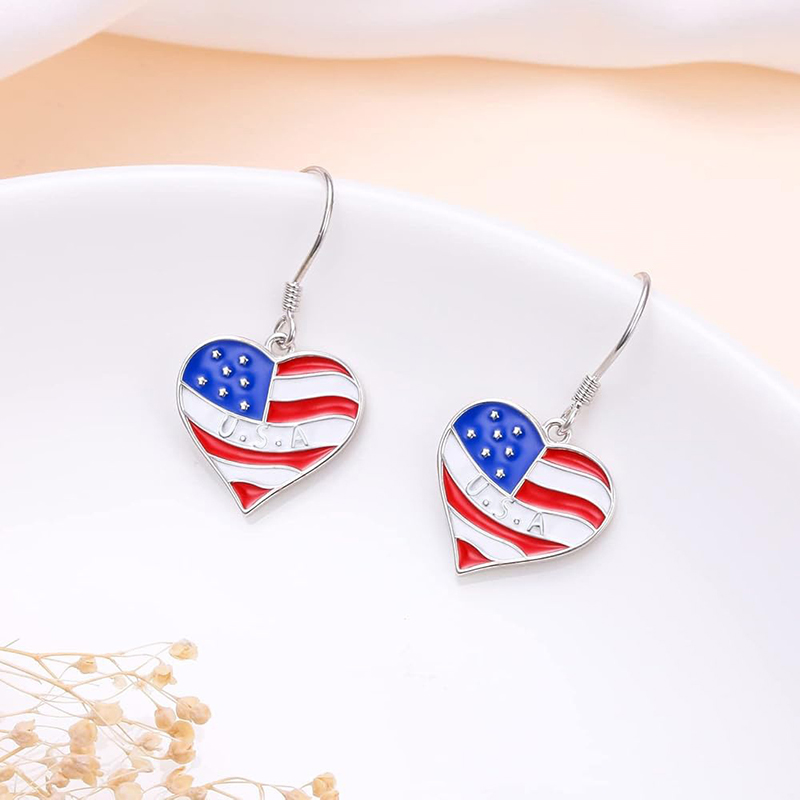 Women Accessories Usa - أقراط هويتان بتصميم قلب مع نمط