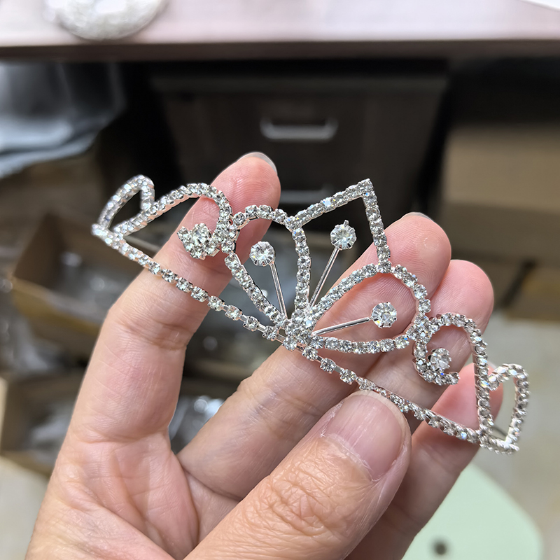 تاج زفاف فضي اللون مرصع بالأحج - مراجعة Women Accessories For Wedding وسعره