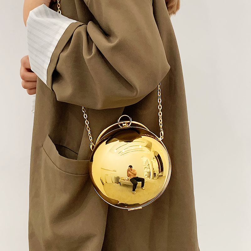المرأة الفاخرة كرة مستديرة مسا - مراجعة Wallet Chain Bag وسعره