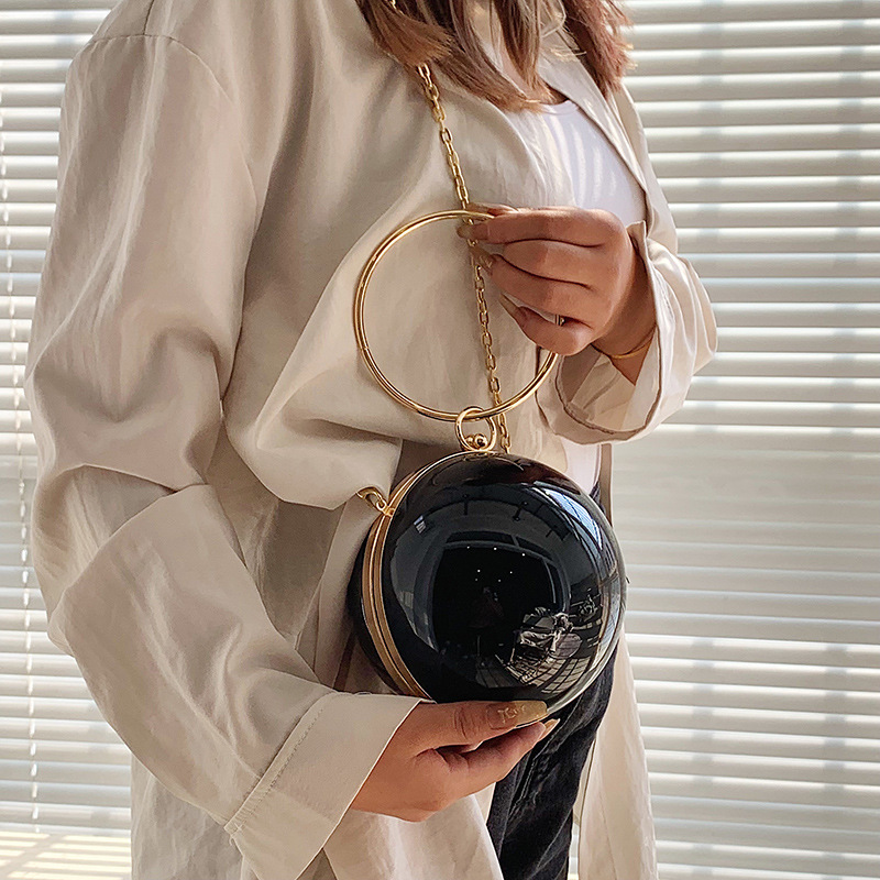 المرأة الفاخرة كرة مستديرة مسا - مراجعة Wallet Chain Bag وسعره