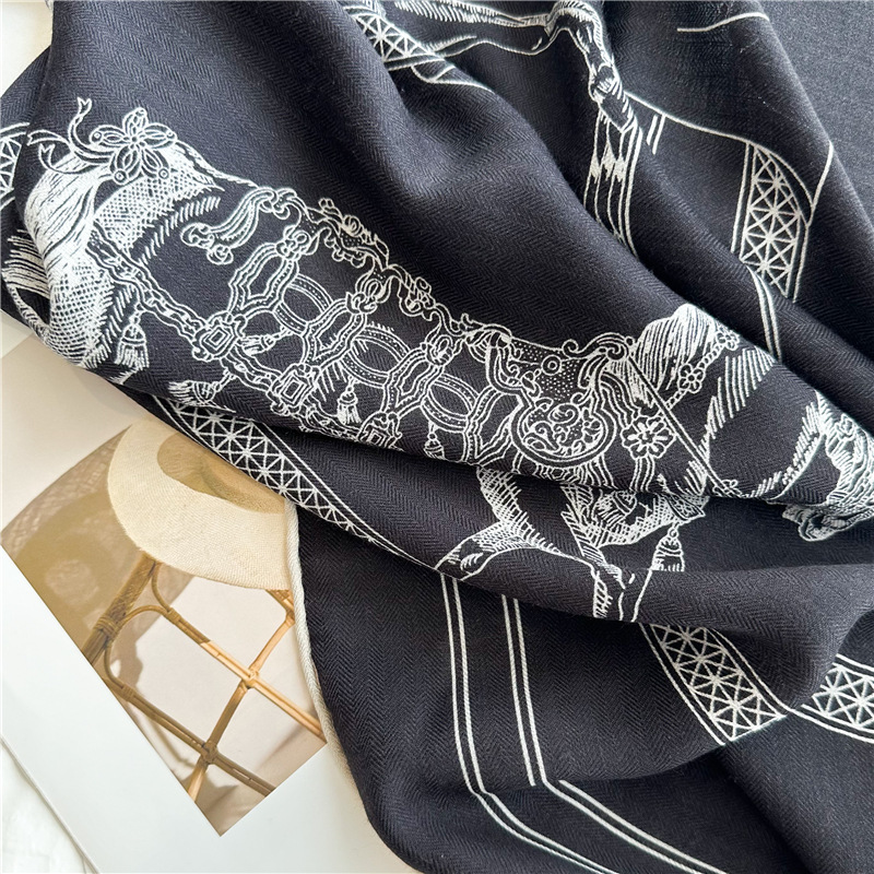 أسود الحصان الصوف الحرير مزيج  - مراجعة Accessories Brand For Women وسعره