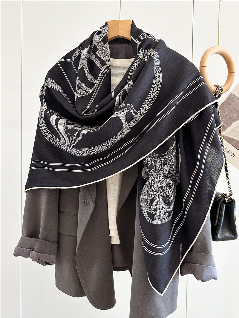 أسود الحصان الصوف الحرير مزيج  - مراجعة Accessories Brand For Women وسعره