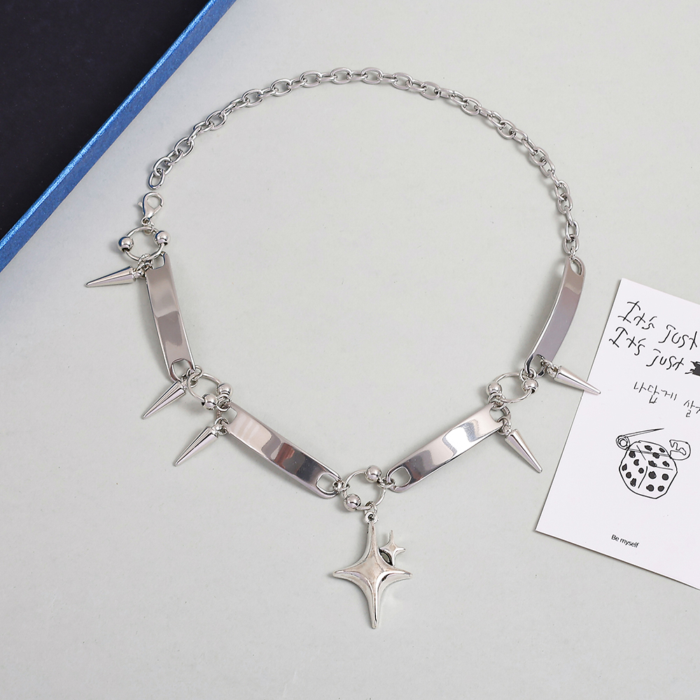 قلادة تشوكر بتصميم نجمة مدببة  - مراجعة Women'S Y2K Accessories وسعره