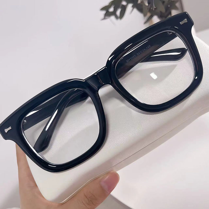 نظارات تنكرية مستوحاة من فيلم  - مراجعة Women Accessories Vector وسعره