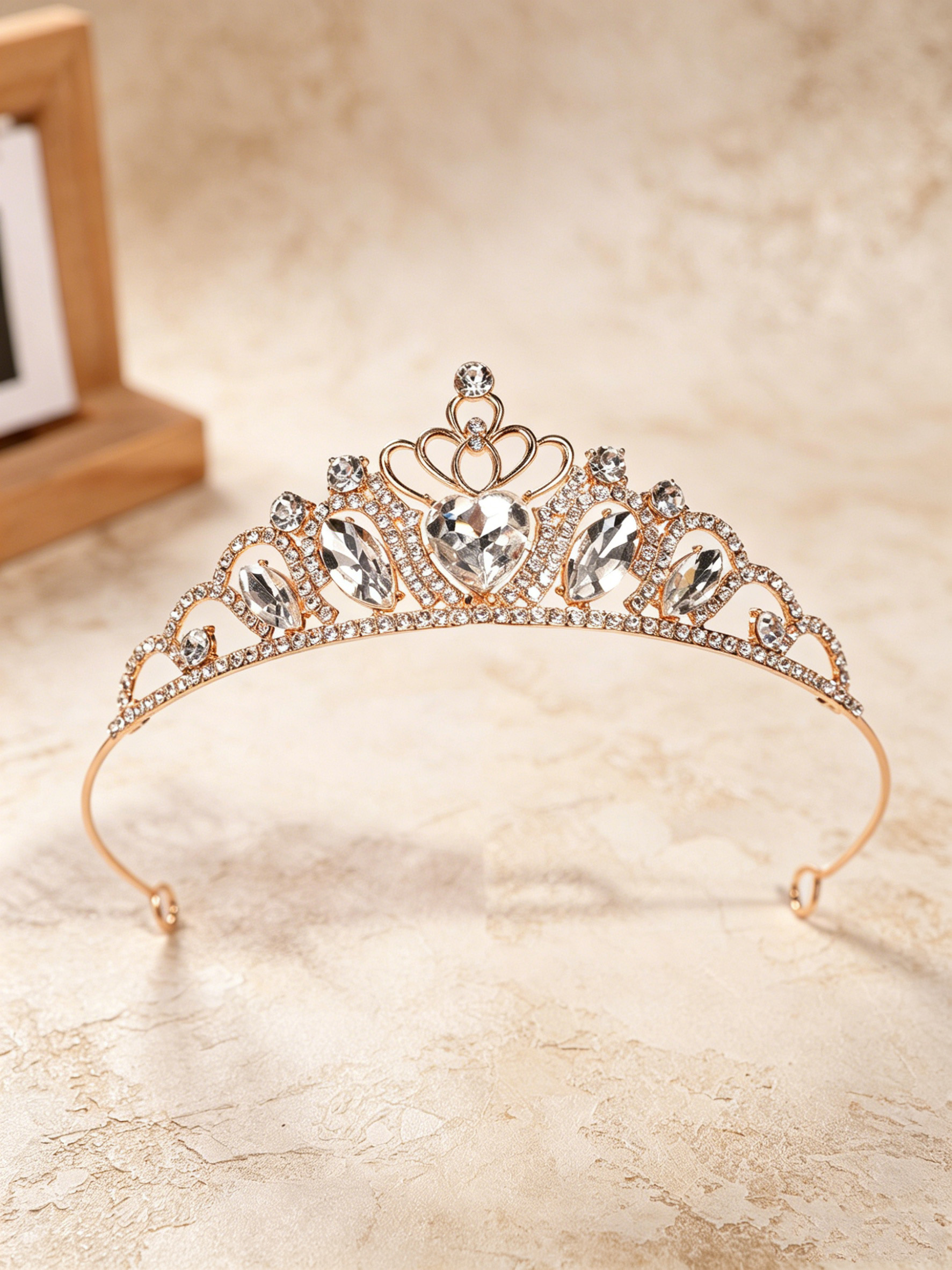 تاج على شكل قلب بتصميم ريترو م - مراجعة Women Accessories For Wedding وسعره