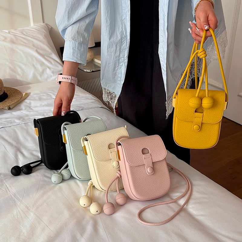 حقيبة كتف صغيرة فاخرة باللون ا - مراجعة Accessories Brand For Women وسعره
