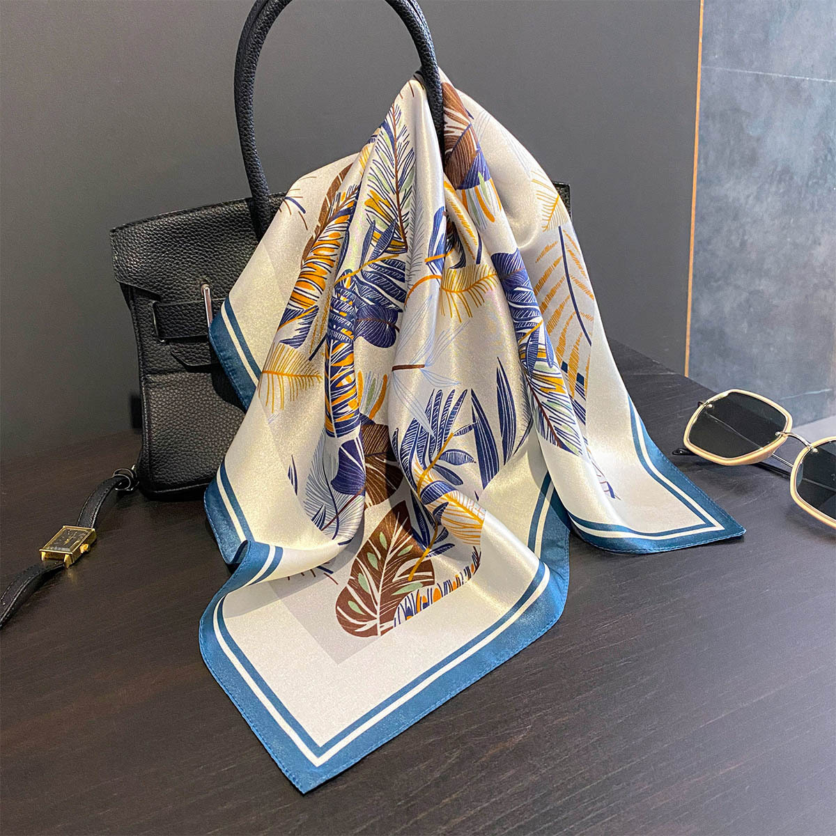 وشاح حريري فاخر 100% للنساء، ش - مراجعة Accessories Brand For Women وسعره