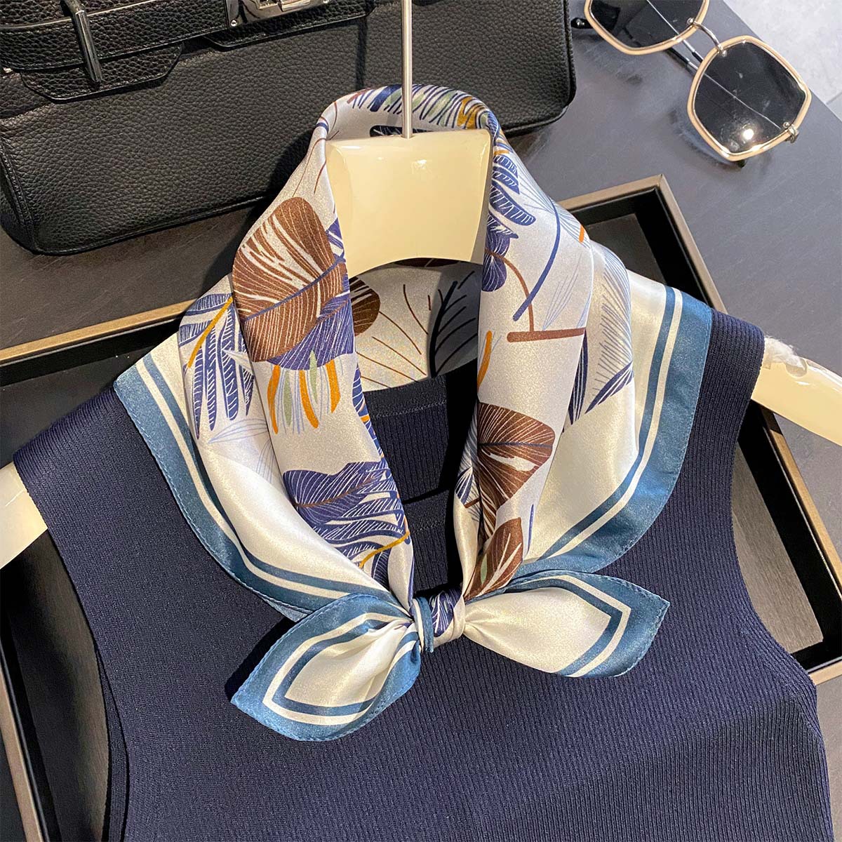 وشاح حريري فاخر 100% للنساء، ش - مراجعة Accessories Brand For Women وسعره
