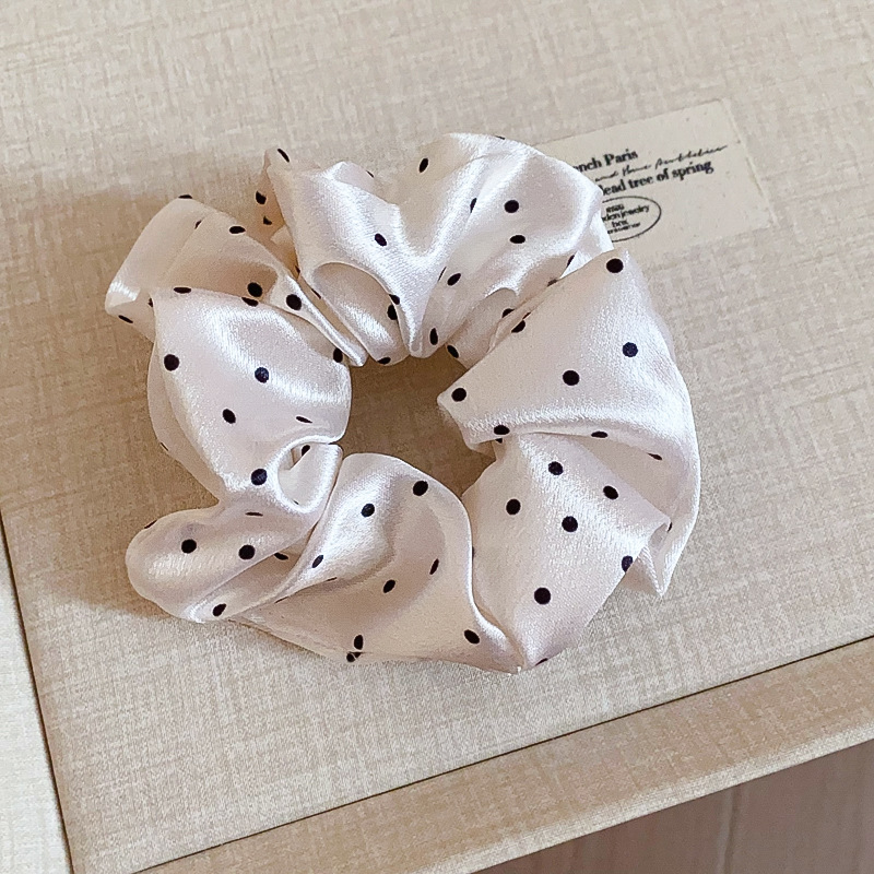 1/2 قطعة ربطات شعر سوداء بيضاء - مراجعة Scrunchie Satin Set وسعره