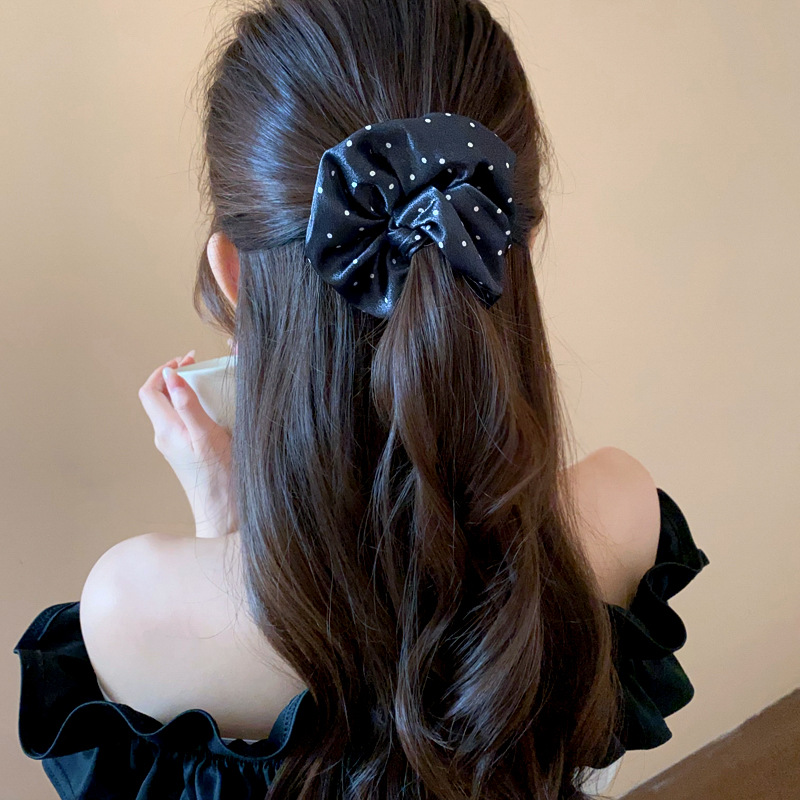1/2 قطعة ربطات شعر سوداء بيضاء - مراجعة Scrunchie Satin Set وسعره