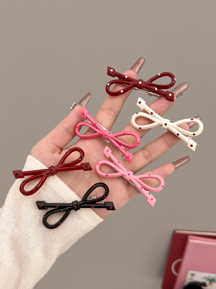 مشبك شعر نسائي أنيق بنقاط البو - مراجعة Accessories Brand For Women وسعره